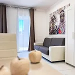 Comfy In Apartment